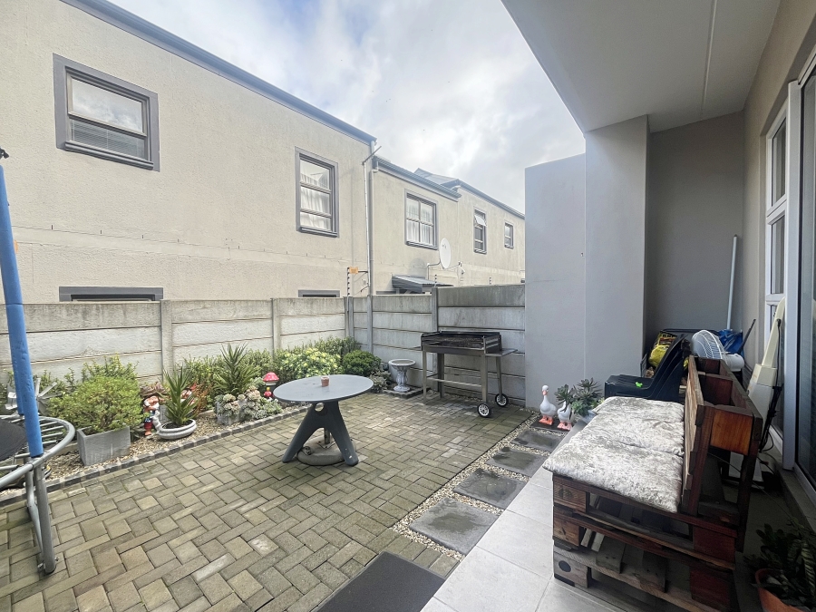 To Let 2 Bedroom Property for Rent in Brackenfell South Western Cape
